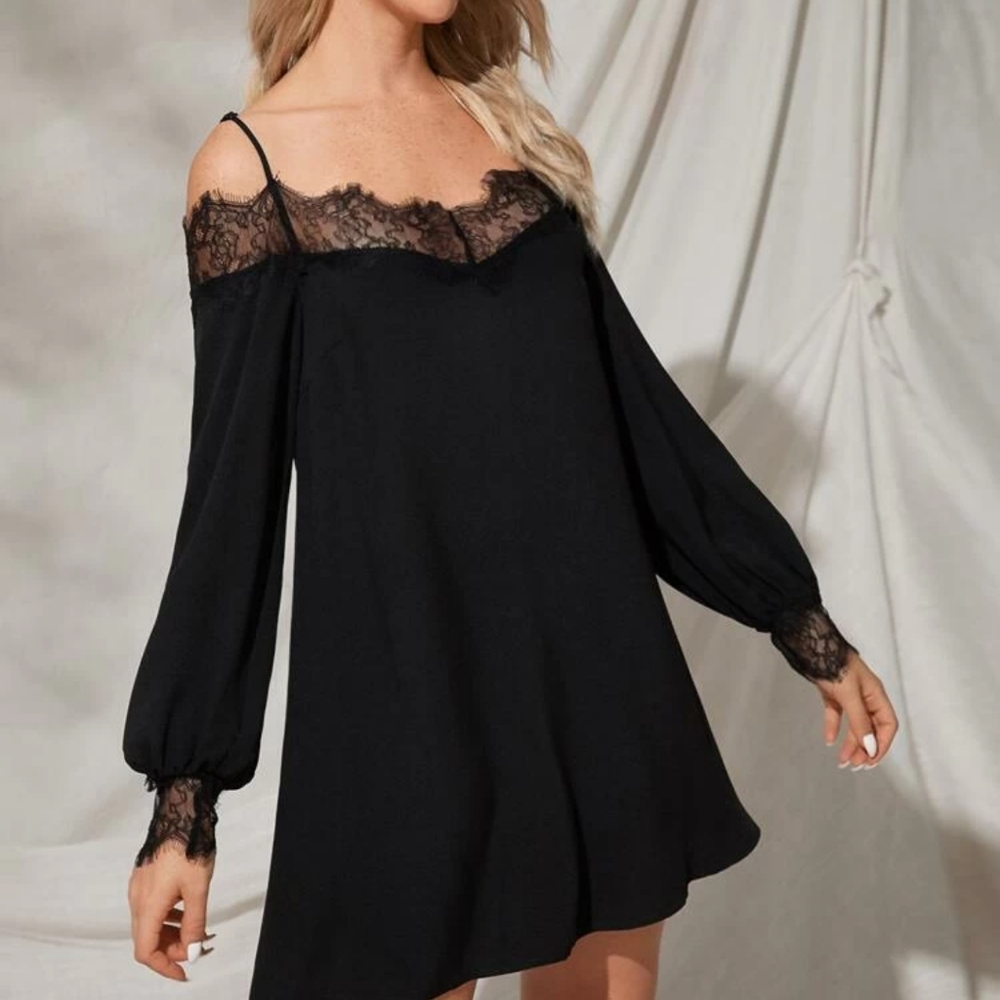Cold shoulder lace dress - without belt - Picture 3 of 5